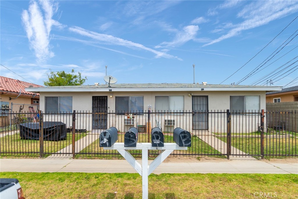 412 W Ramona