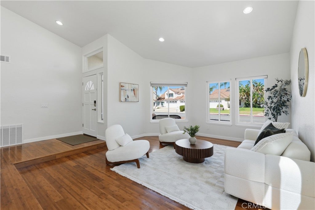 3291 Olympic View