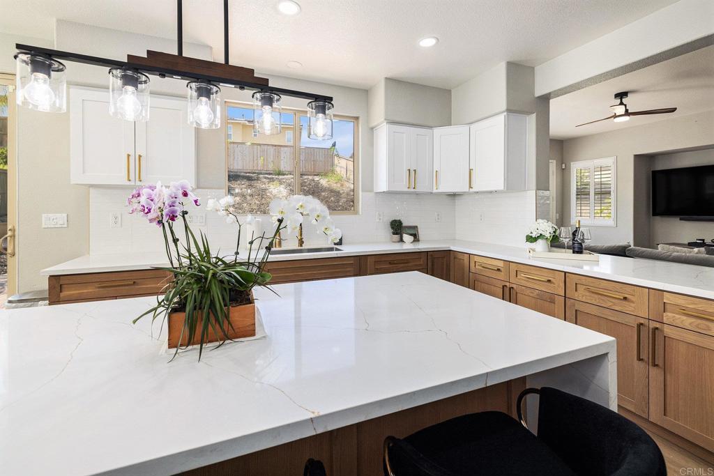 1924 Crossroads Street