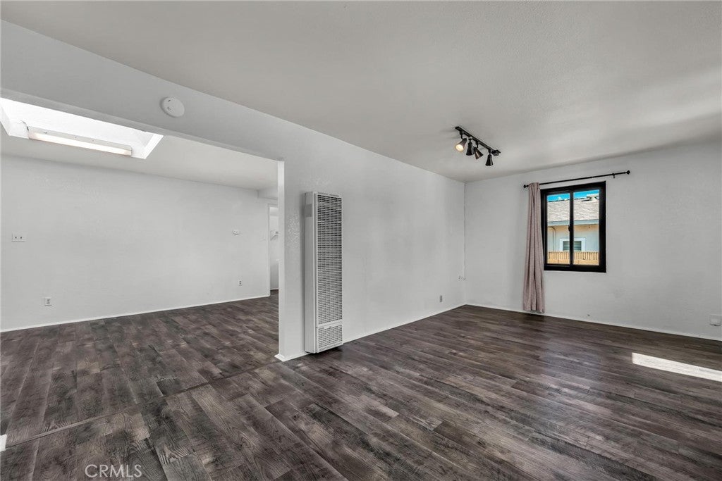 1559 W 223rd