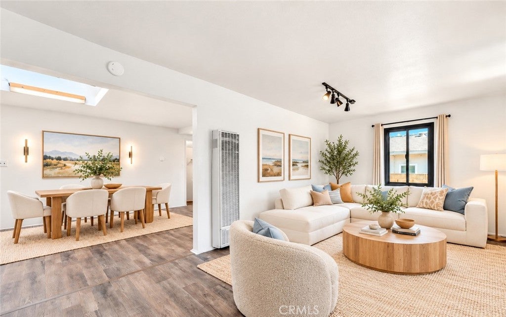 1559 W 223rd