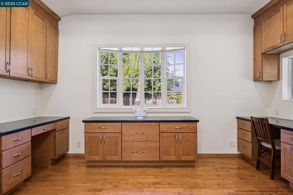 WALNUT BLVD - Residential