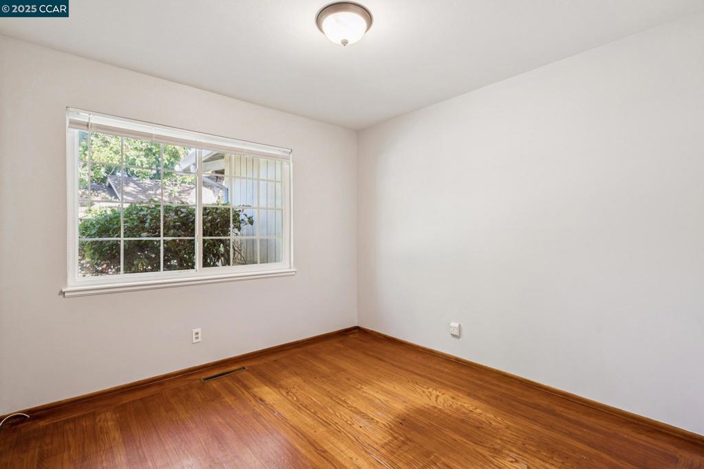 WALNUT BLVD - Residential