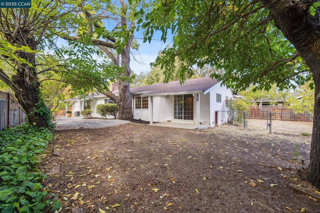 WALNUT BLVD - Residential