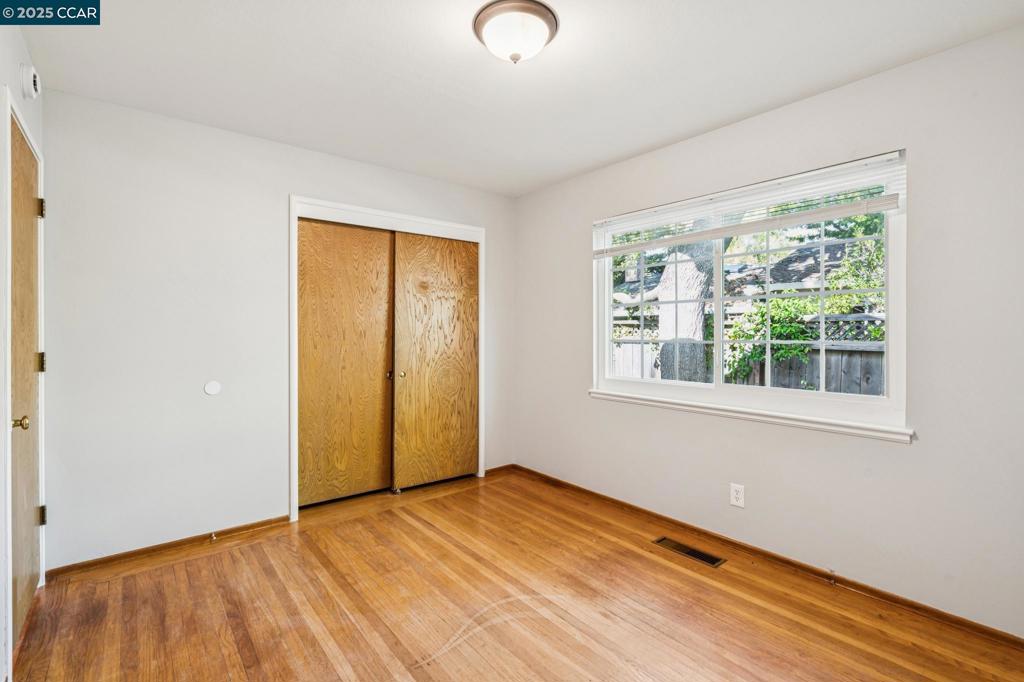 WALNUT BLVD - Residential