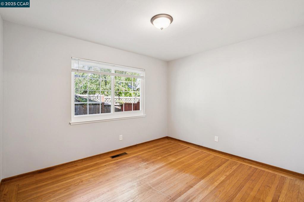 WALNUT BLVD - Residential
