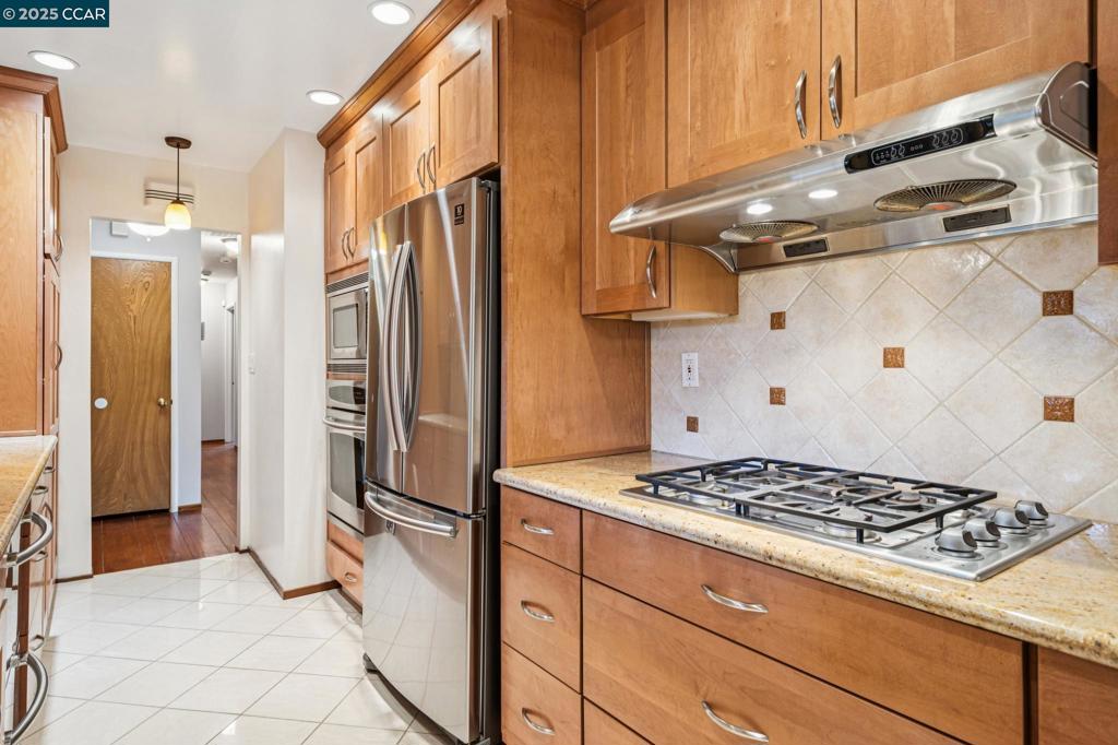 WALNUT BLVD - Residential