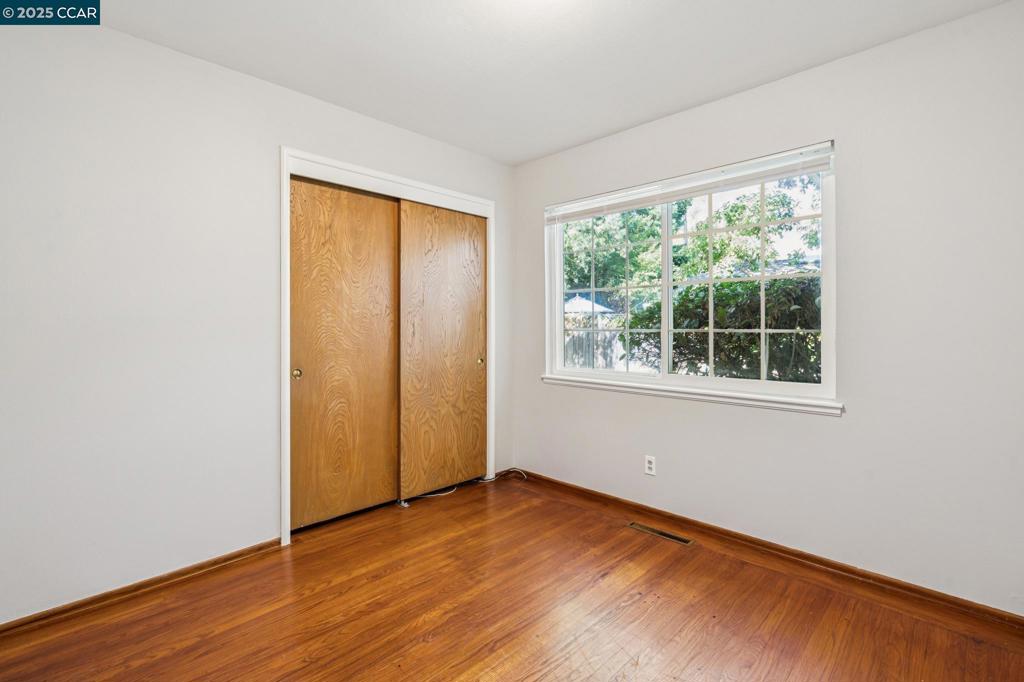 WALNUT BLVD - Residential