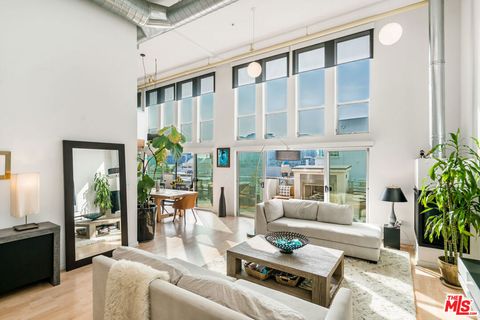 Photo of 4215 Glencoe Avenue #419, Marina Del Rey, CA 90292 (MLS # 26636025)