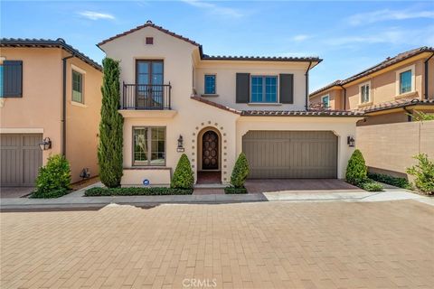 127 Toretta Irvine CA 92602
