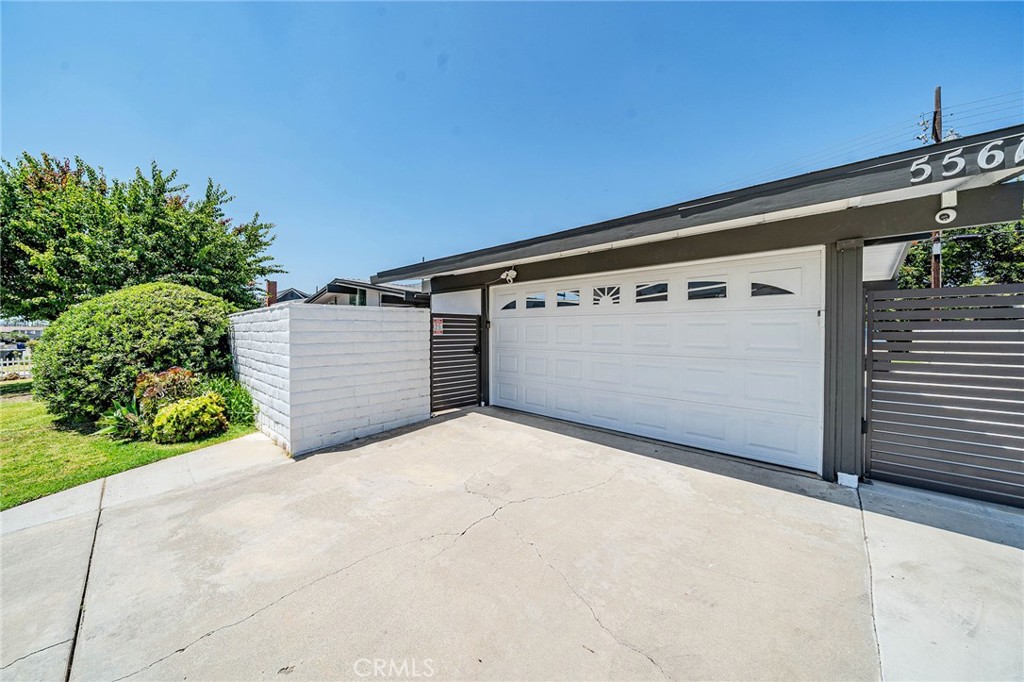 5561 Fox Hills