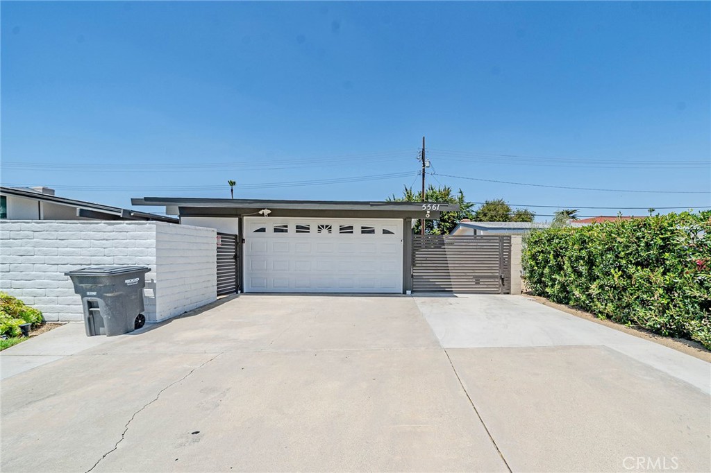 5561 Fox Hills