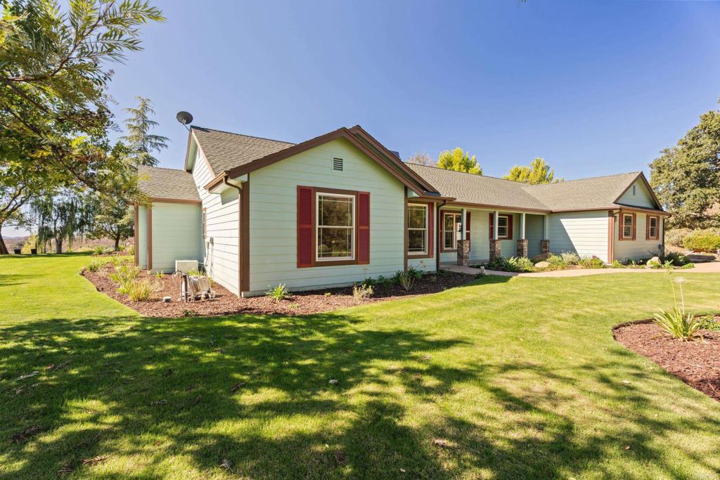 Photo of 6378 Japatul Vista Lane Ln, Alpine, CA 91901 (MLS # PTP2607980)