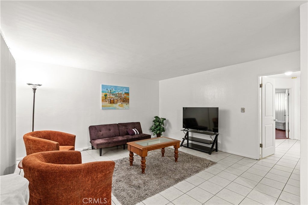 444 Obispo Avenue 3