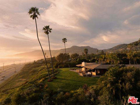 Photo of 30245 Pacific Coast Highway, Malibu, CA 90265 (MLS # 26672739)