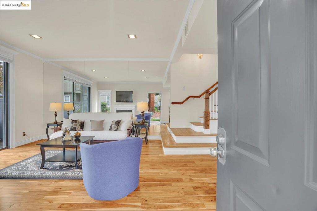 ELLINWOOD PARK - Residential