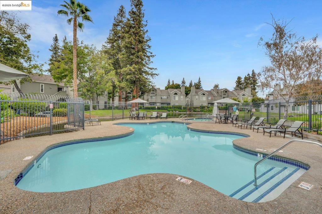 ELLINWOOD PARK - Residential