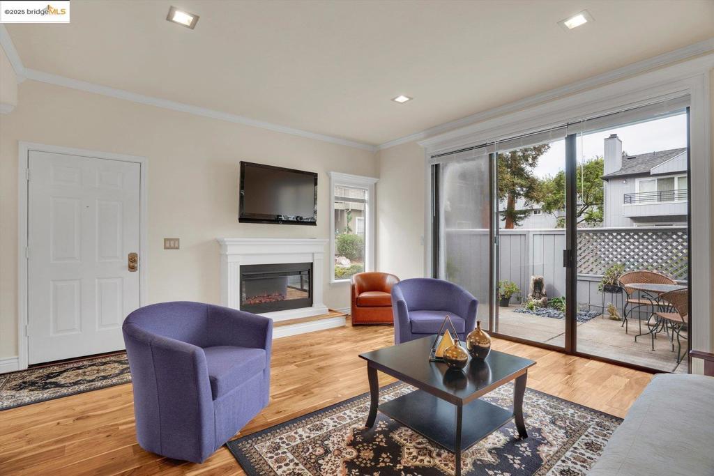 ELLINWOOD PARK - Residential