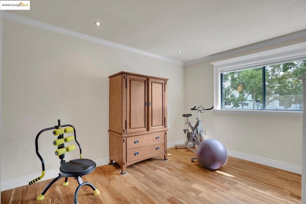 ELLINWOOD PARK - Residential