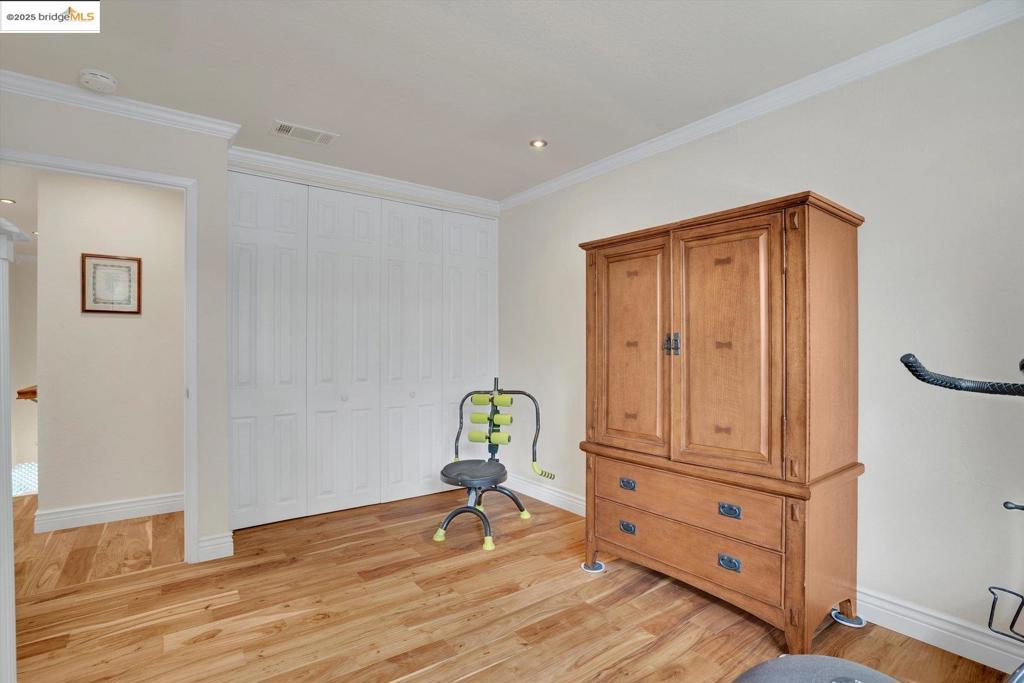 ELLINWOOD PARK - Residential