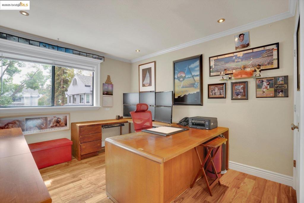 ELLINWOOD PARK - Residential