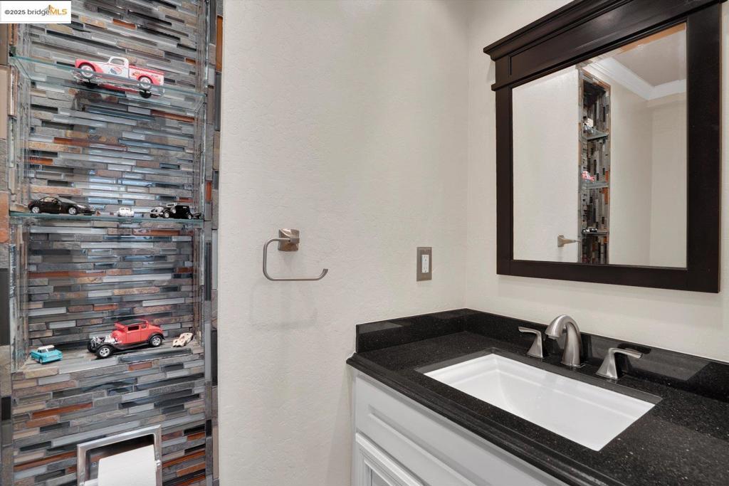 ELLINWOOD PARK - Residential