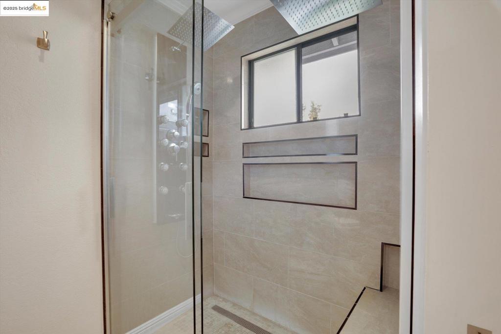 ELLINWOOD PARK - Residential