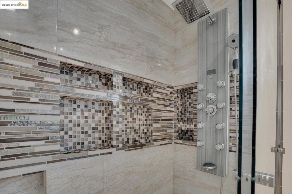 ELLINWOOD PARK - Residential