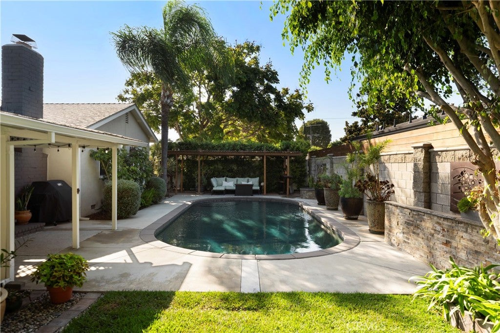 360 Villanova Road