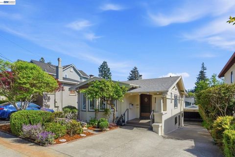 Photo of 1130 Ranleigh Way Way, Piedmont, CA 94610 (MLS # 41128962)