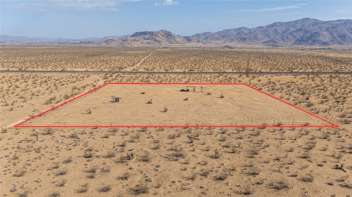 The perfect canvas to bring your dream home to life! This spacious lot has already been cleared, saving you time and expense, and is ready for construction. The property is fully fenced for privacy and security, making it ideal for a variety of uses while you build. Whether you’re looking to create a custom residence, a private retreat, or an investment property, this land offers endless potential and a head start on the building process.
