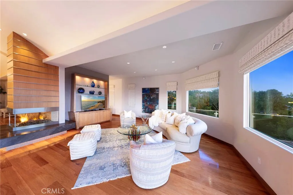 Newport Beach, California 92660, United States, 4 Bedrooms Bedrooms, ,4 BathroomsBathrooms,Residential,Active,143406