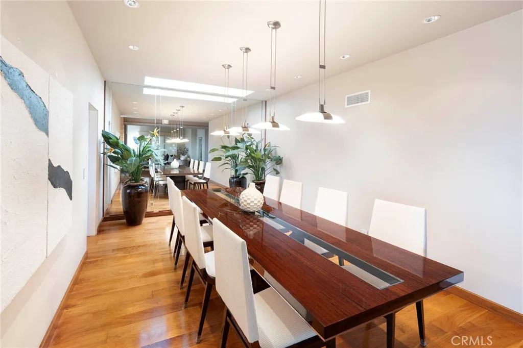 Newport Beach, California 92660, United States, 4 Bedrooms Bedrooms, ,4 BathroomsBathrooms,Residential,Active,143406