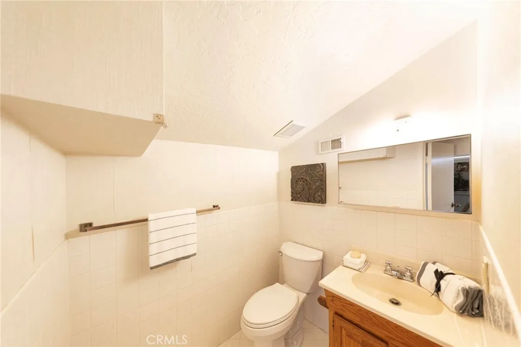 Newport Beach, California 92660, United States, 4 Bedrooms Bedrooms, ,4 BathroomsBathrooms,Residential,Active,143406