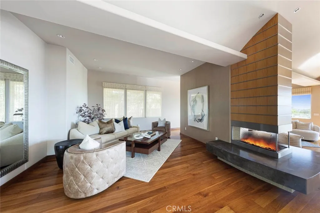 Newport Beach, California 92660, United States, 4 Bedrooms Bedrooms, ,4 BathroomsBathrooms,Residential,Active,143406