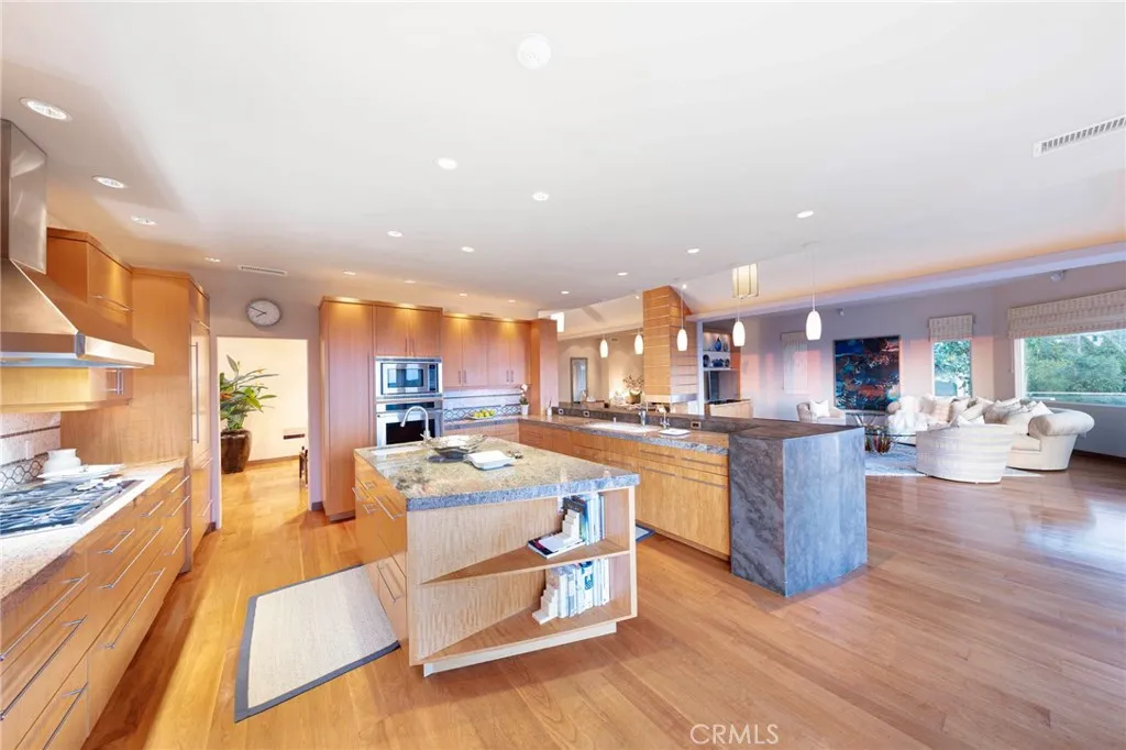 Newport Beach, California 92660, United States, 4 Bedrooms Bedrooms, ,4 BathroomsBathrooms,Residential,Active,143406