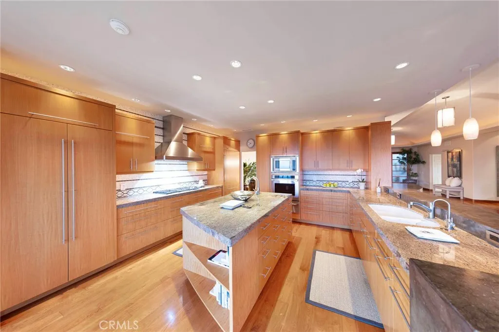 Newport Beach, California 92660, United States, 4 Bedrooms Bedrooms, ,4 BathroomsBathrooms,Residential,Active,143406