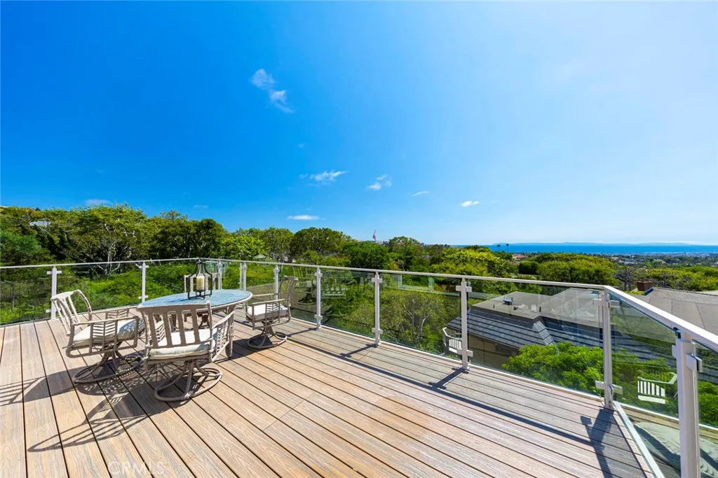 Newport Beach, California 92660, United States, 4 Bedrooms Bedrooms, ,4 BathroomsBathrooms,Residential,Active,143406