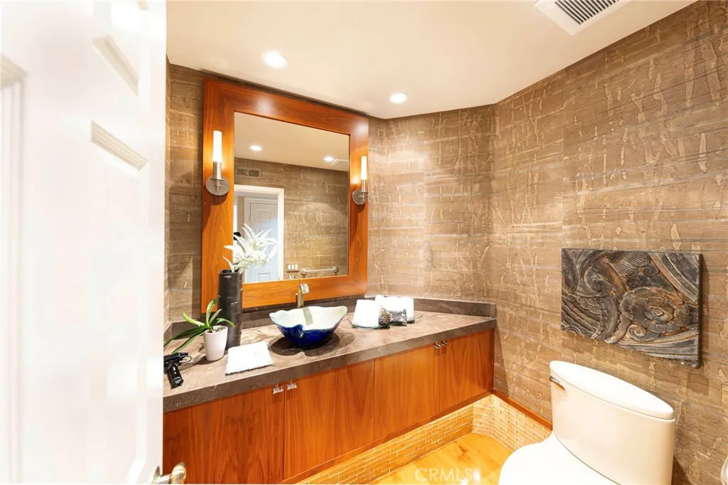 Newport Beach, California 92660, United States, 4 Bedrooms Bedrooms, ,4 BathroomsBathrooms,Residential,Active,143406