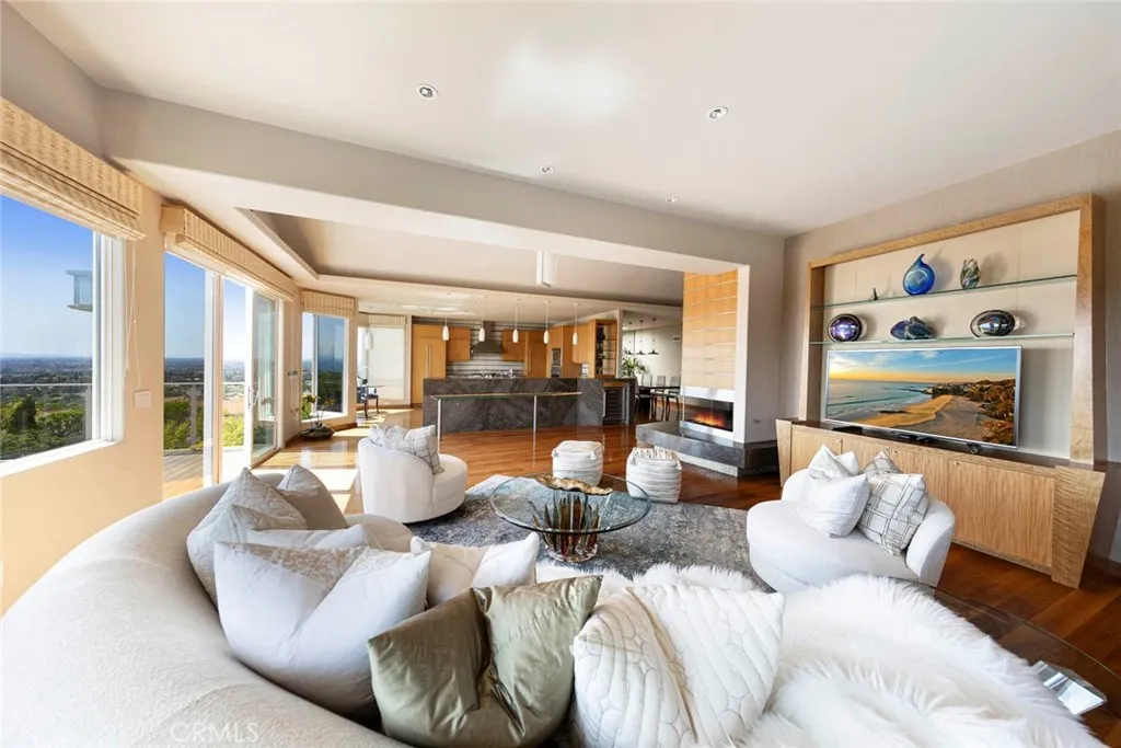 Newport Beach, California 92660, United States, 4 Bedrooms Bedrooms, ,4 BathroomsBathrooms,Residential,Active,143406