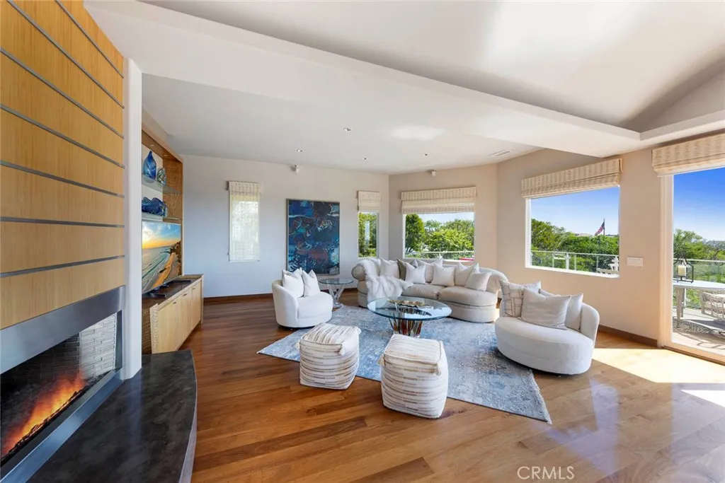 Newport Beach, California 92660, United States, 4 Bedrooms Bedrooms, ,4 BathroomsBathrooms,Residential,Active,143406