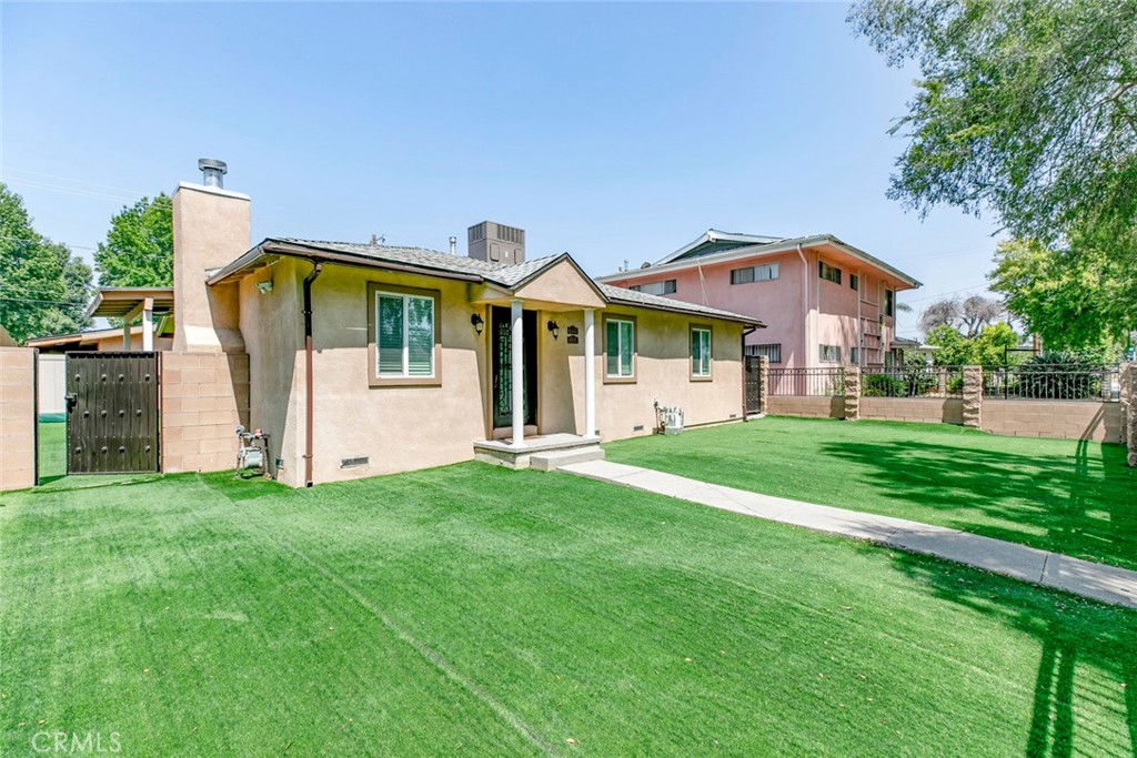 Situated in the desirable Valley Glen neighborhood of North Hollywood, this beautifully updated home offers convenient access to local shopping, dining, and cozy cafés. Recently renovated, the property features a brand-new kitchen, modern flooring, fresh drywall, dual-pane windows, and a freshly painted interior. Residents will also enjoy access to a sparkling community pool—perfect for relaxing or entertaining.