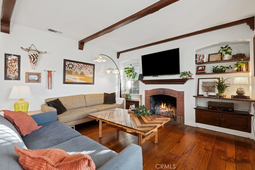 3454 Cerritos Avenue