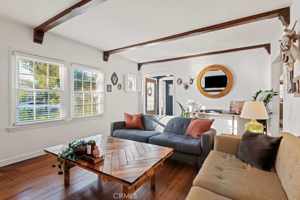 3454 Cerritos Avenue