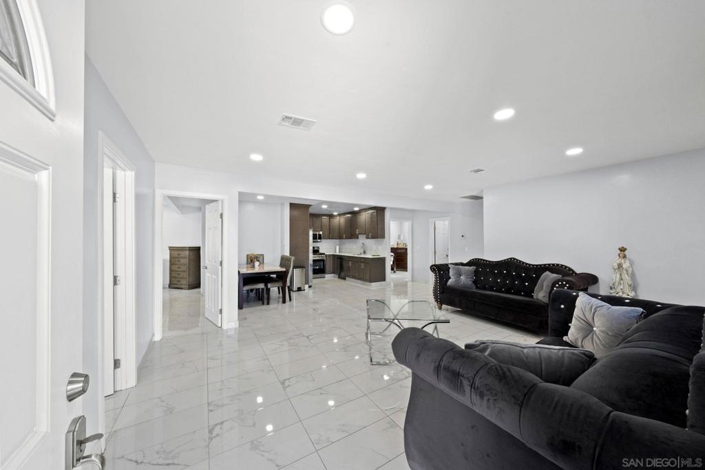 619 Dorothy St