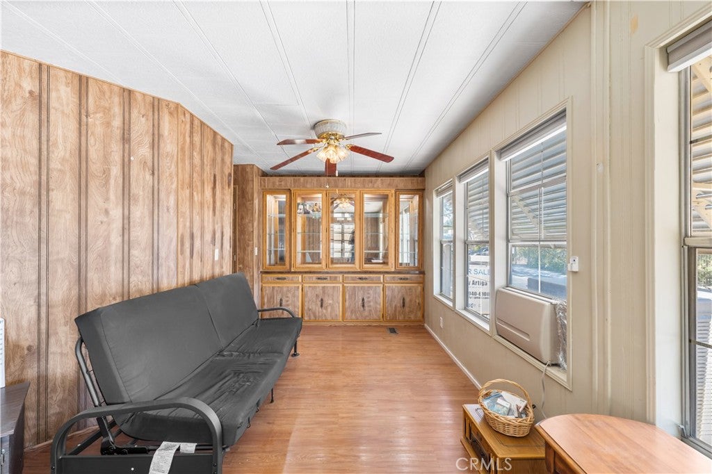2550 E Avenue I 15