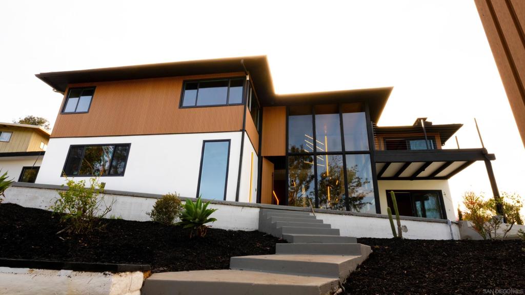 2101 Monte Vista