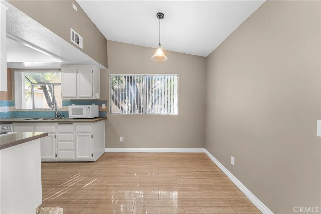 Colton, California 92324, United States, 2 Bedrooms Bedrooms, ,2 BathroomsBathrooms,Residential,Active,232816