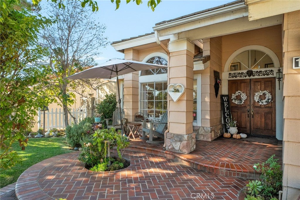 1689 S Lost Trail