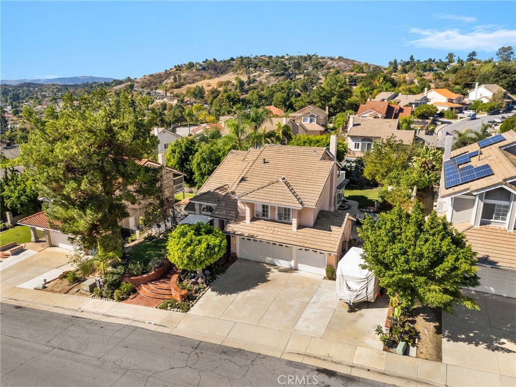 1689 S Lost Trail